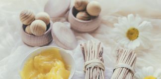 Humecte y proteja su piel con mantecas cosméticas